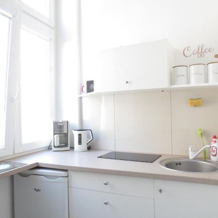 Lovely Apartment In The Heart Of The Old Town Гданьск Экстерьер фото