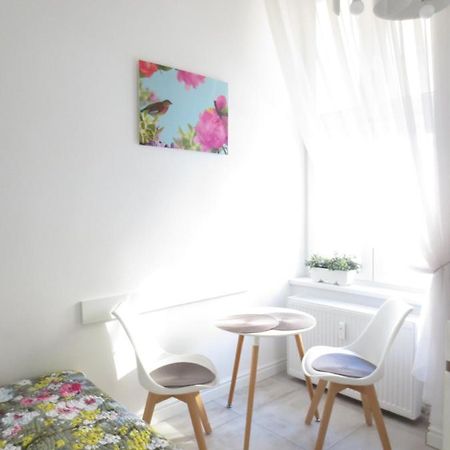 Lovely Apartment In The Heart Of The Old Town Гданьск Экстерьер фото